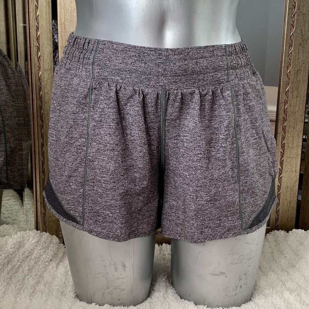 1063.♎️Lululemon hotty hot short II *long 4”